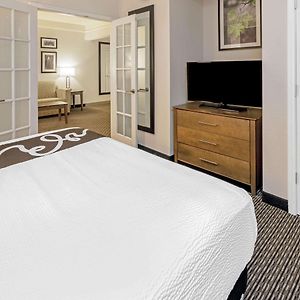 One-Bedroom King Suite
